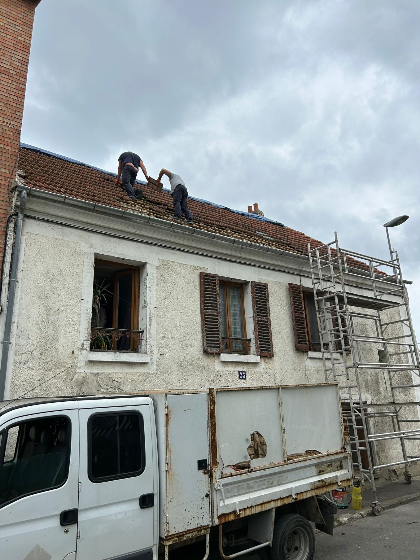 Façade avant rénovation par HD Couverture